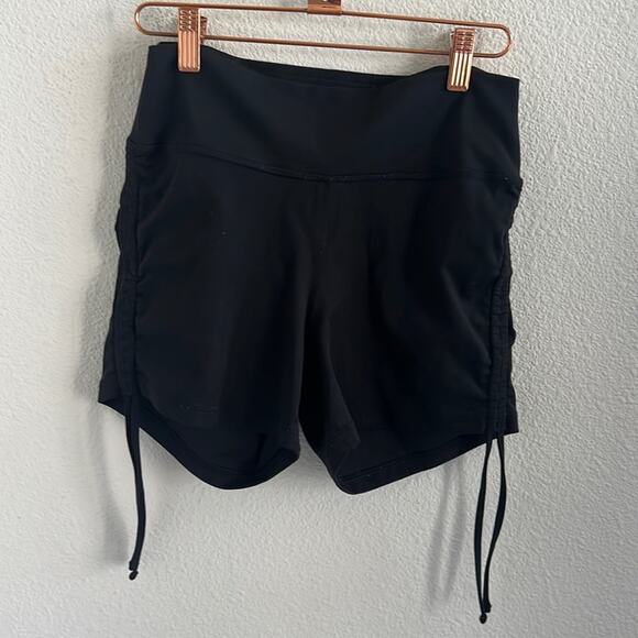 Gilly Hicks Black Biker Short Shortie Cinched Side Hollister Active Large - Picture 1 of 6